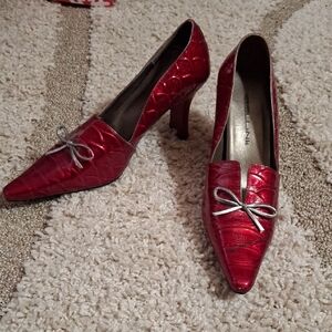 Bellini Red Croc-Embossed Heels with Silver Accent 7M